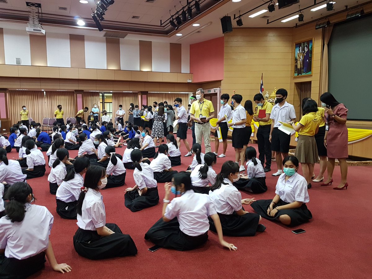 mwit_th's tweet image. เด็กๆ หายไปไหนน้า... ที่แท้กำลังทำกิจกรรมที่หอประชุมนี่เอง บอทมาทันเด็กๆ แต่ละห้องช่วยกันแต่งนิทาน แต่ละเรื่องฮาสุดๆ เลย &amp;gt;○&amp;lt;