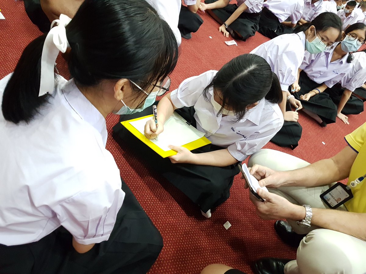 mwit_th's tweet image. เด็กๆ หายไปไหนน้า... ที่แท้กำลังทำกิจกรรมที่หอประชุมนี่เอง บอทมาทันเด็กๆ แต่ละห้องช่วยกันแต่งนิทาน แต่ละเรื่องฮาสุดๆ เลย &amp;gt;○&amp;lt;