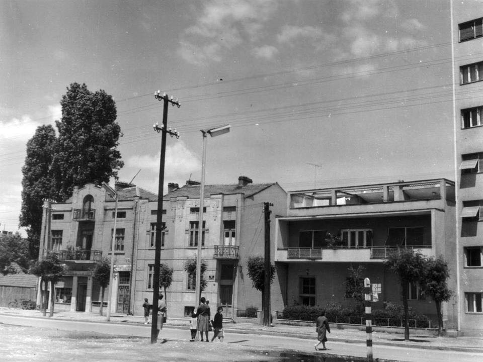 Авијатичарската зграда на плоштад Слобода