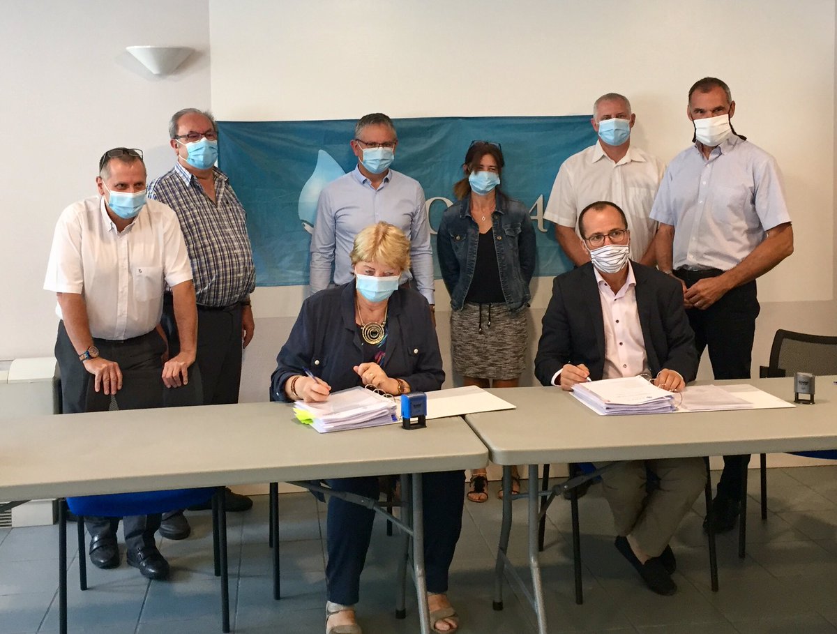 fabienne_lopez's tweet image. Signature du contrat d’#assainissement entre @GroupeSaur et #Eau47 sur le secteur de #Fumel au service de 12 communes et 5200 abonnés. Merci au syndicat pour sa confiance. #LotEtGaronne #Engagement