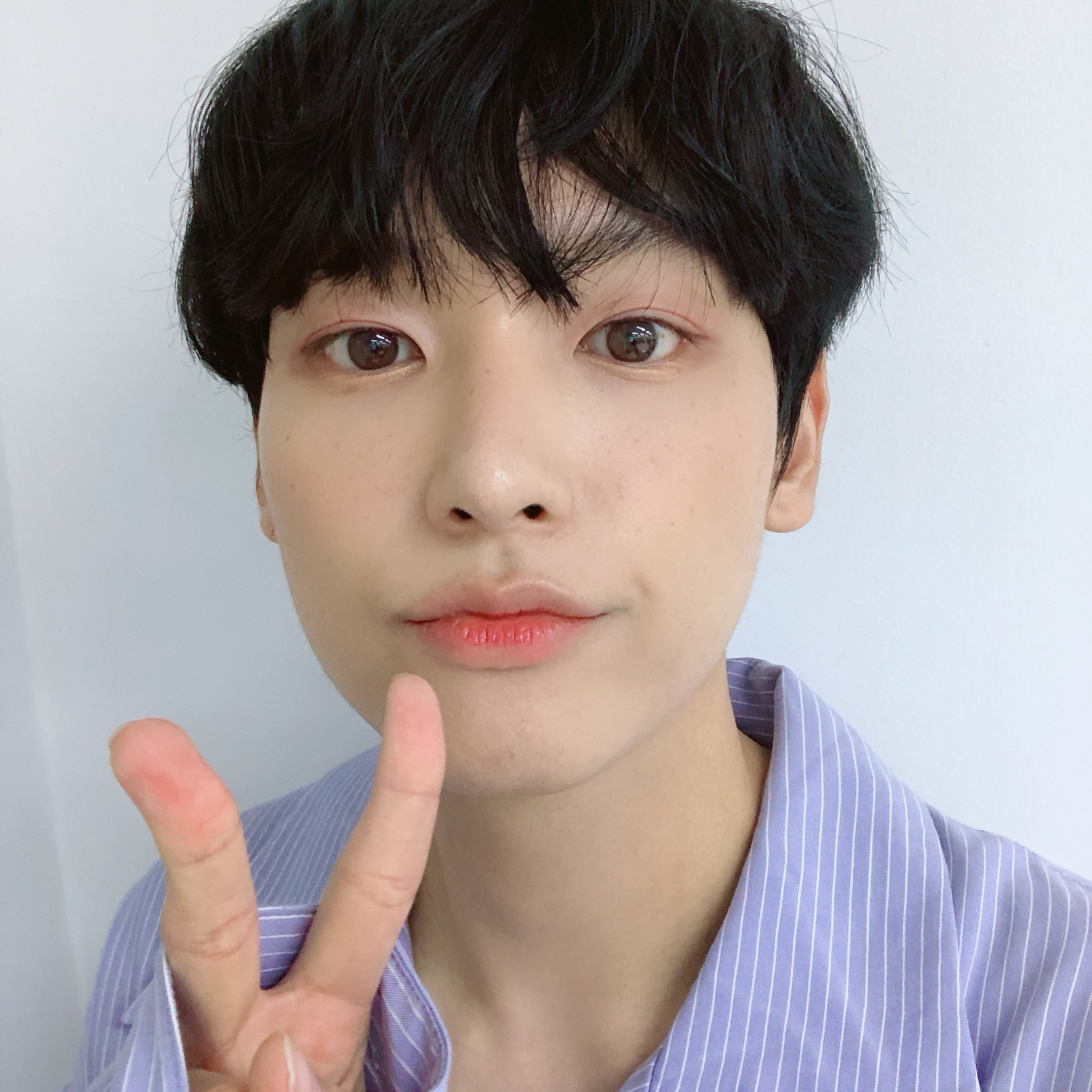 아 이거 진짜 고양ㅇ이같닼ㅋㅋ모르고 셀카찍은 고얌미 | 인스티즈