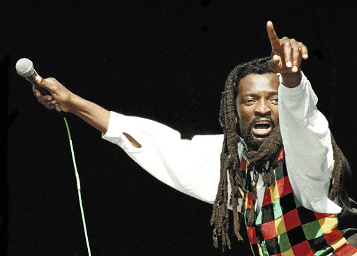 HunkJnr's tweet photo. Tribute to the king,legend,goat of African reggae music,happy birthday @LuckyDube,sad he was killed in such a despicable way,continue to rest with Angels😥.Today would have been his 56th birthday.Your songs will still remain to hit in our heart as reggae lovers.#RestInPower💔✊🏽. https://t.co/3e69A1kMjz
