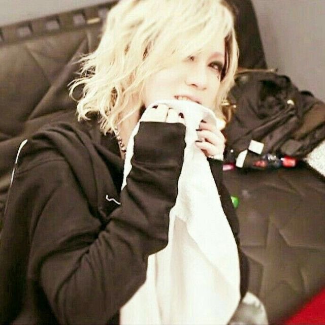 Ruki as otters, a thread hope it’ll heal me
