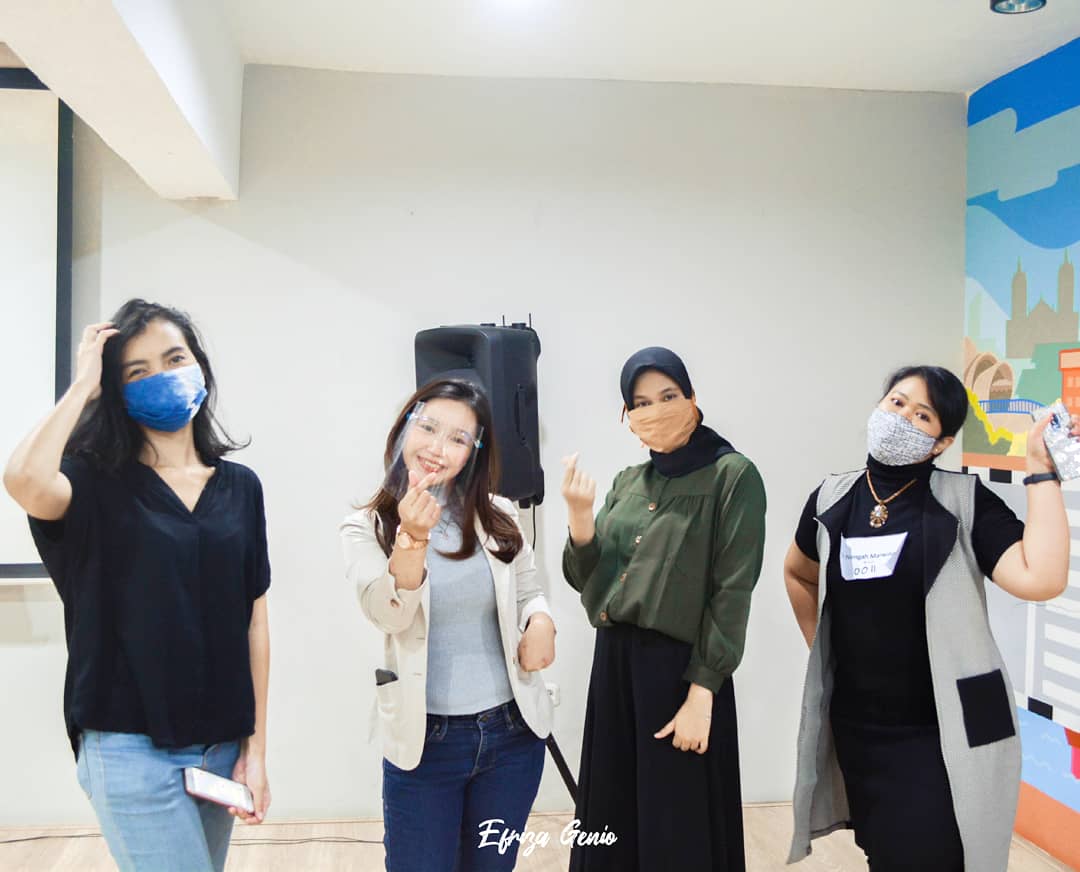 kelaspenyiar_ID's tweet photo. Ini dia para pemenang The Best Group Presentation &amp; Live Report di Final Assesment batch 17 #broadcastingadvanceclass Yg langsung dinilai oleh para mentor yaitu @prasidyapuspa &amp; @radityaharda 🤩 Tentunya semua peserta adalah yg terbaik. Tinggal mengasah dan terus berlatih. https://t.co/mnifmGnKNr