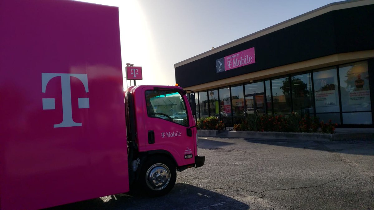 The time has finally arrived...🙌 Officially one SUPERCHARGED Un-carrier! #SouthNeverSettles #OrlandoElite