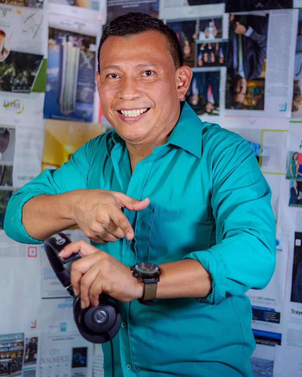 Mi gente.... Ya llegó <a href="/walterdelacruzf/">Walter De La Cruz</a> a iniciar la semana en #AlCantarElGallo
Sintoniza ya!!
.
.
#QuiuboEstéreo #ParaMiGente #GradaRadio #MasQueUnaRadio