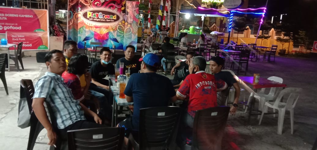INDOBARCA_BATAM's tweet photo. .
Minggu, 2 Agustus 2020
Meeting Pengurus Indobarca Batam mempersiapkan agenda bulan ini, semangat! πͺ .
π @playgroundcafee_batam .
.
π΅π΄
#ForcaBarca #indobarcachapterbatam https://t.co/VnTW8zRpdc