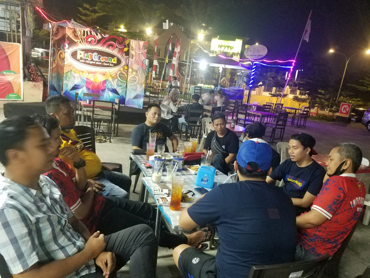 INDOBARCA_BATAM's tweet photo. .
Minggu, 2 Agustus 2020
Meeting Pengurus Indobarca Batam mempersiapkan agenda bulan ini, semangat! πͺ .
π @playgroundcafee_batam .
.
π΅π΄
#ForcaBarca #indobarcachapterbatam https://t.co/VnTW8zRpdc