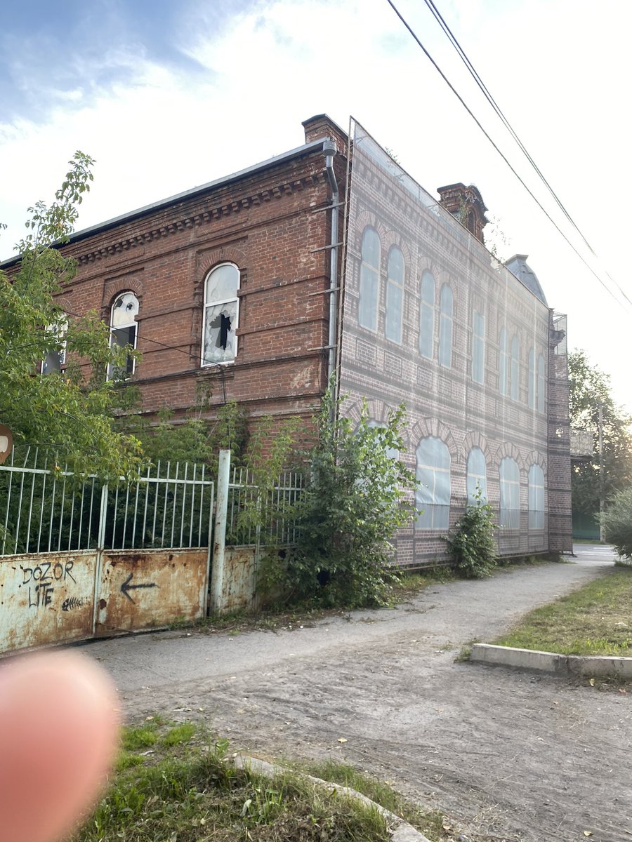 nahuyiditetvari's tweet photo. Вся Россия в двух фото@navalny делай что нибудь https://t.co/AsgSvDBxds