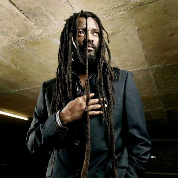 My heroes there  and bab Lucky Dube  happy birthday Dub\Elimthente 