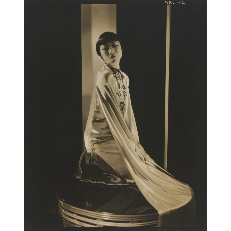 Anna May Wong photographed by Edward Steichen

#filmtwitter #film #cinema #silentfilm #AnnaMayWong #portraits #photography