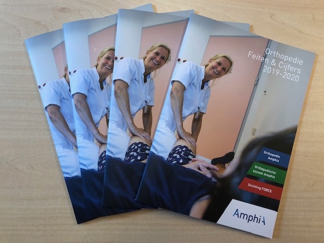 Hij is er weer ! Ons Feiten &amp; Cijfers boekje 2019-2020 wordt vanaf vandaag verstuurd naar onze verwijzers en onze collega's. Het boekje is online ook te lezen maar wil je een eigen exemplaar stuur dan een bericht naar orthopedie@amphia.nl
Linkje: amphia.nl/orthopedischek…