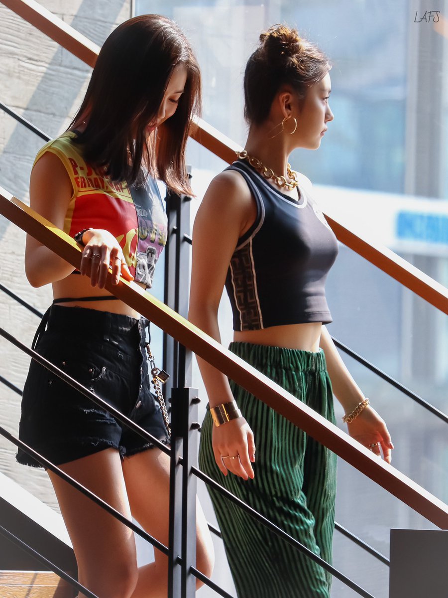 Loveatfs01417's tweet image. 💛🐱 #ITZY #류진 #예지 #땡덩 🦊🧡