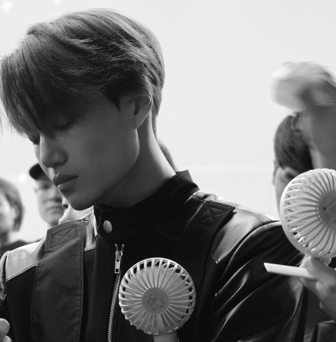 knockknock0408's tweet photo. KAI
@weareoneEXO https://t.co/1UDeomIrnI