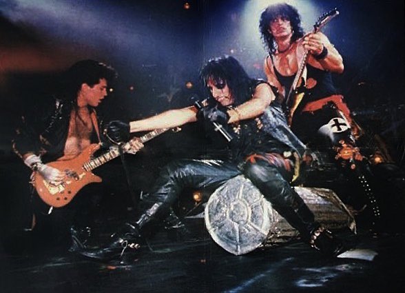 𝘼𝙠𝙠𝙞 𝙎𝙞𝙭𝙭 בטוויטר Kip Winger In Alice Cooper 過去に様々な著名hr Hmプレイヤーがalice Cooperのバックバンドメンバーとして在籍し輩出されているがwingerのキップ ウィンガーもその一人であり アルバム Constrictor 86年 Raise Your Fist And Yell 𝘼𝙠𝙠𝙞 𝙎𝙞𝙭𝙭 בטוויטר Kip Winger In Alice Cooper 過去に様々な著名hr Hmプレイヤーがalice Cooperのバックバンドメンバーとして在籍し輩出されているがwingerのキップ ウィンガーもその一人であり アルバム Constrictor 86年 Raise Your Fist And Yell