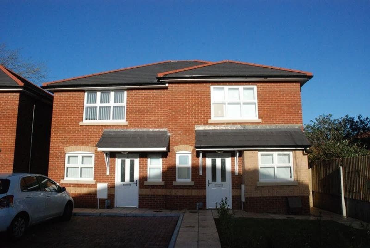 Foxes Sales & Lettings tweet media