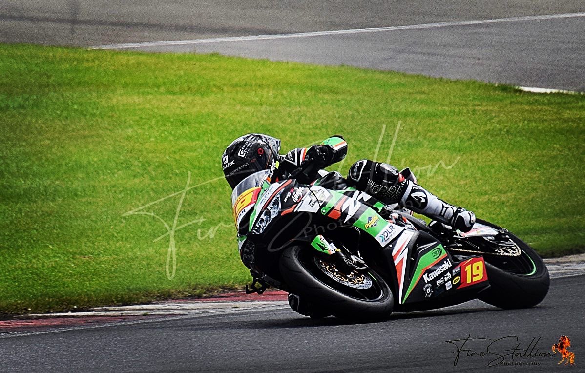 FireStallion666's tweet photo. .. @Talbot19Joe #jacknixon @CharlieAtkins09 #barrygraham #rhysirwin #maxstainton #doningtonpark @thundersportgb #bikeracing #firestallionphotography https://t.co/27ewFFzd0h