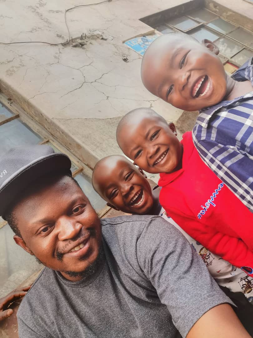 I and future generations deserve a better Zimbabwe. It's not too much to ask for and that's all we are asking for.  Fix Zimbabwe for the sake of it's people. As artists we aren't your enemies, we are in this together.
#ZimbabweanLivesMatter