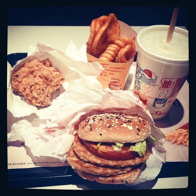 TorryMaster's tweet image. 今天终于可以吃一顿好的了，话说，晚上给狗狗喂点什么好吃的呢？😉