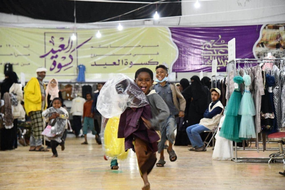BarakaFoodBank's tweet photo. اللي متعود كل سنة يعتمر ويحج في مكة او لندن وباريس ولاقدر الله له السنة هذه انفقوا ربعها في فقراء بلادكم لكم عمر 🤲 #اليمن #حضرموت #بنك_بركه_للطعام https://t.co/Ai5CH4MyBj