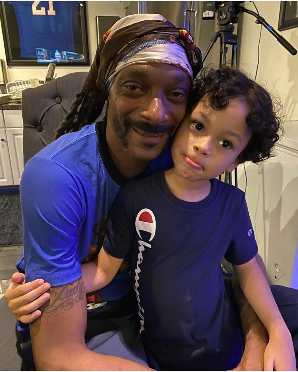 Snoop and his grandson. #bemfathers @SnoopDogg @JokersWildTNT #blackfathers #realmen #TrendingNow