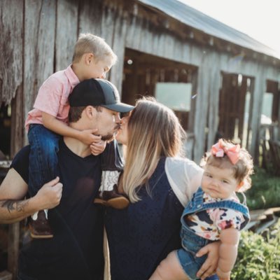KatieLynnPeter's tweet photo. #NewProfilePic https://t.co/4GyUzCv7TX