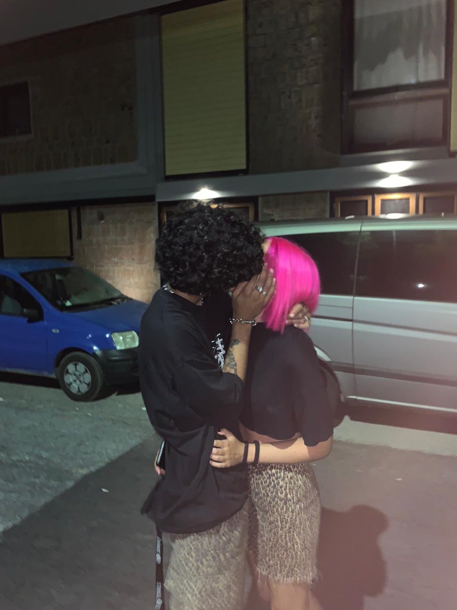 gioslie's tweet image. ieri sera ci siamo vestiti uguali senza volerlo