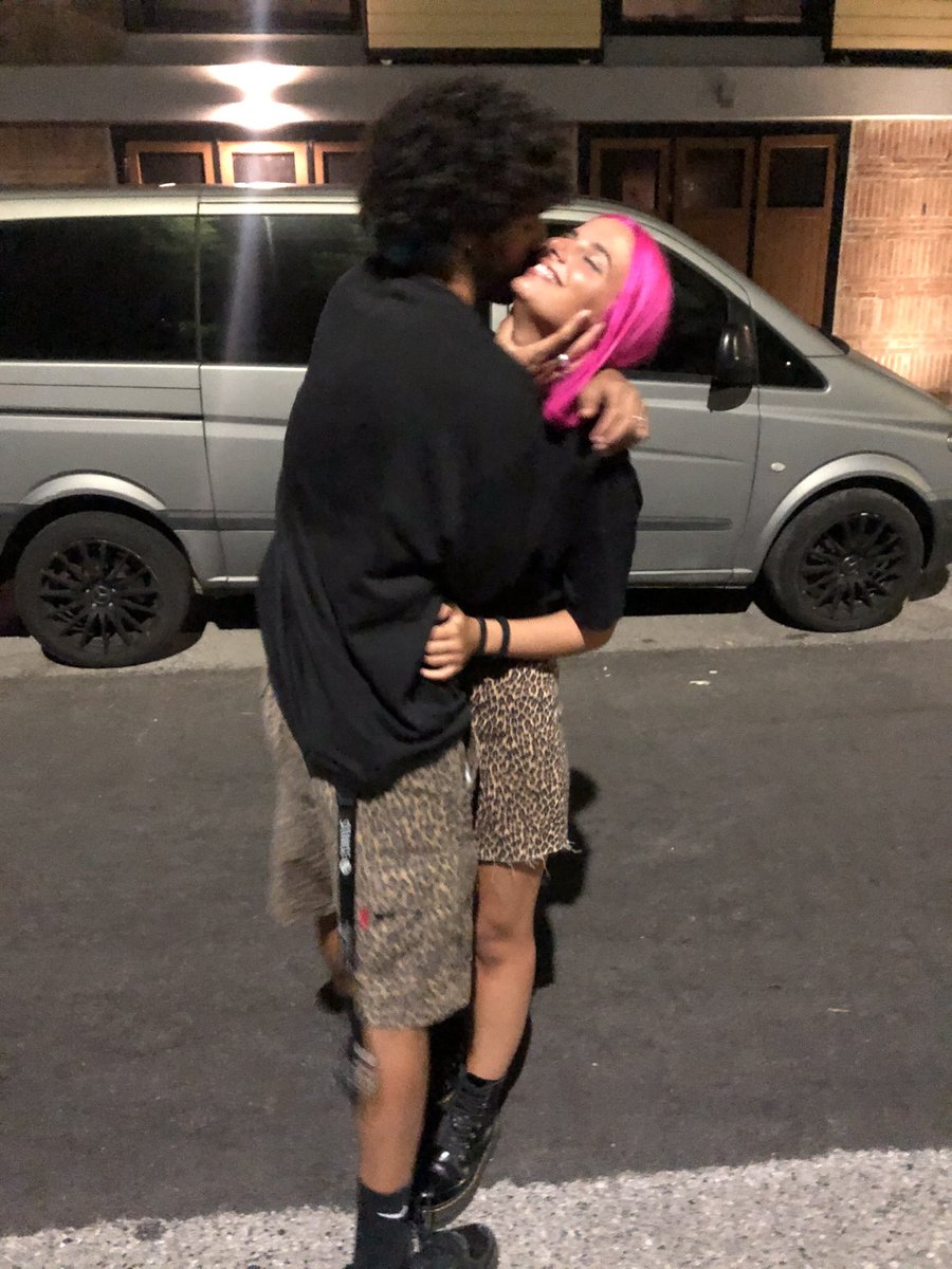 gioslie's tweet image. ieri sera ci siamo vestiti uguali senza volerlo