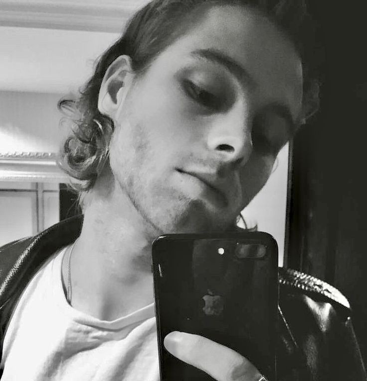 1 - Luke Hemmings