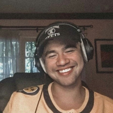21 - Calum Hood