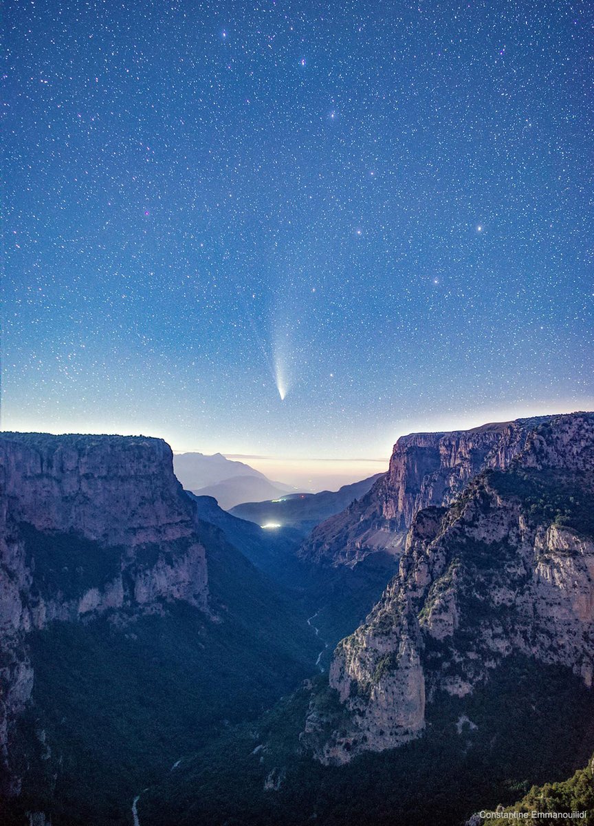 apod_brasil's tweet photo. COMETA NEOWISE SOBRE O DESFILADEIRO DE VIKOS
https://t.co/irANVA70ky
Créditos e direitos autorais da imagem: Constantine Emmanouilidi
Texto original/edição: Robert Nemiroff (MTU) &amp; Jerry Bonnell (UMCP)
#APODBrasil: @rap_oliv
#APOD #Astronomia #NEOWISE #Cometa #Grecia https://t.co/h6tsJdnrM8