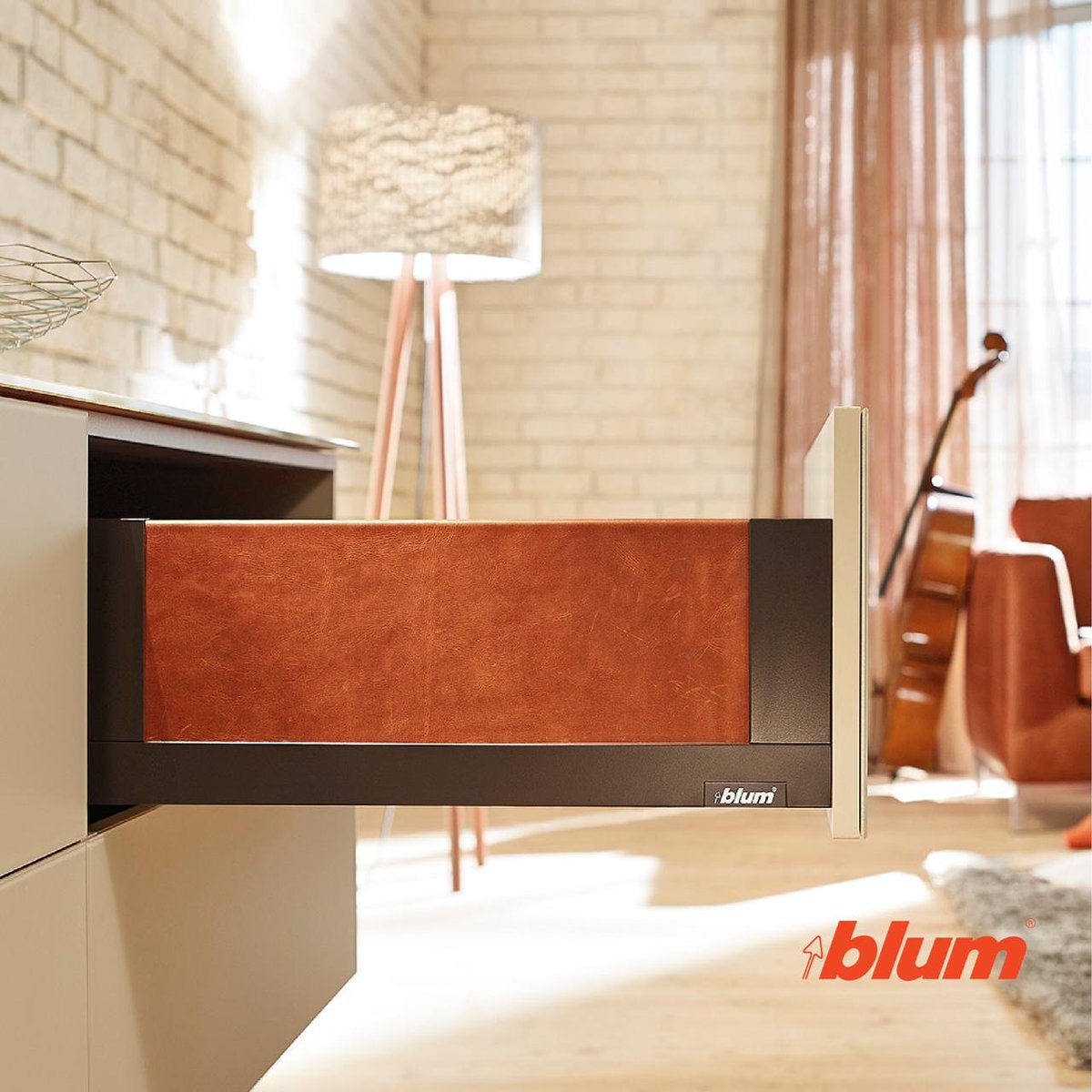 ectratech's tweet photo. BLUM LEGRABOX free in Havana brown matt, leather design elements.
Perfect for living room areas.

#Blum #LEGRABOXfree #BLUMOTION #TipOn #TipOnBLUMOTION #boxsystem #livingroomdesign #interiordesign #LEGRABOX #UltimateHardwareSolution #EctratechGroup https://t.co/HIJLMXph5c