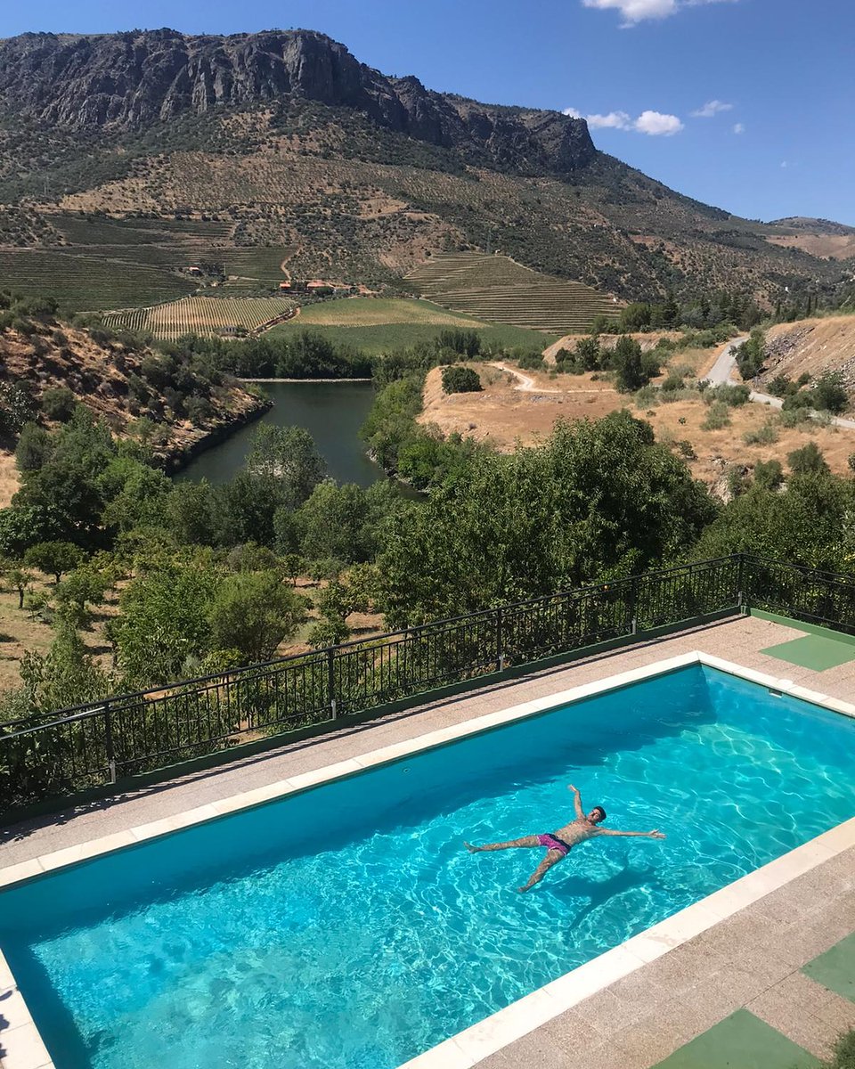 quinta_arribes's tweet photo. Relax total en plena naturaleza. Nos encanta que nuestros clientes disfruten  nuestra casa y  nuestro entorno.
@quinta_arribes
#quintadelaconcepcion #arribesdelduero #arribes #naturaleza  #naturalezaymás #nature #piscineo  #travel #posadareal  #Salamanca  #spain https://t.co/y3QrMZhsKb