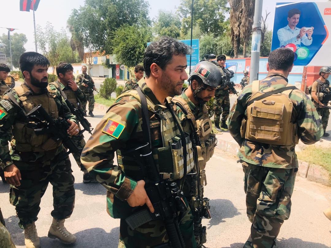At least 3 ISKP fighters had rented a house 200 meters from Behsud district center in Jalalabad city and were firing mortars from there at the jail. Afghan Army chief Yasin Zia led the op in Jalalabad.  #Nangarhar  #Afghanistan