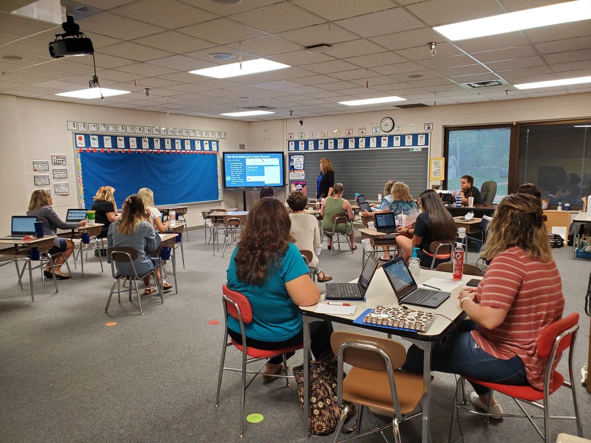 ParkerPanthers0's tweet photo. Parker Teachers are in this morning participating in Google Classroom Training.  They are doing "Virtually" EVERYTHING to get ready for this school year! https://t.co/F8zEYrLVkP