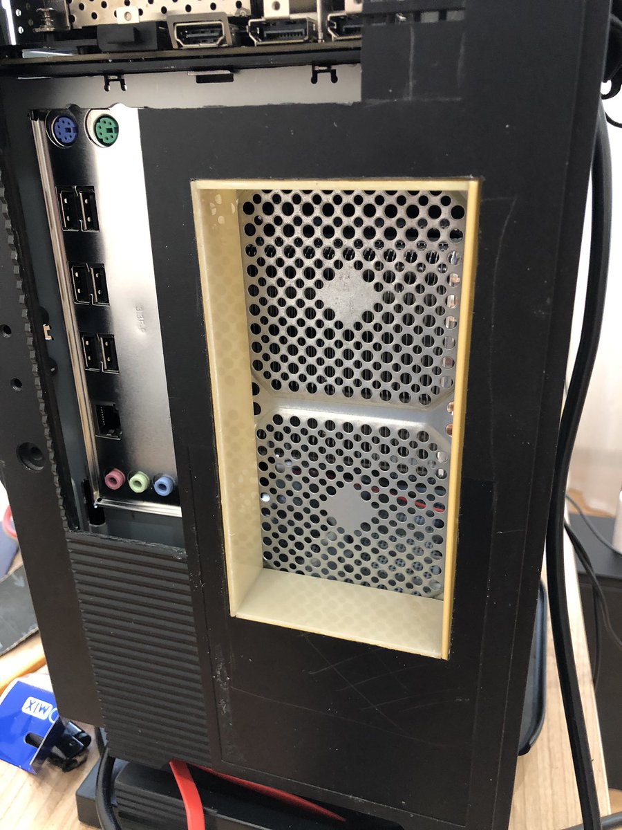 WowihaY's tweet image. #CustomMod формую отвори витяжки на корпусі з 3мм акрілу. Перша рамка готова, стає добре, буду готувати під інші отвори та потім вклеювати.