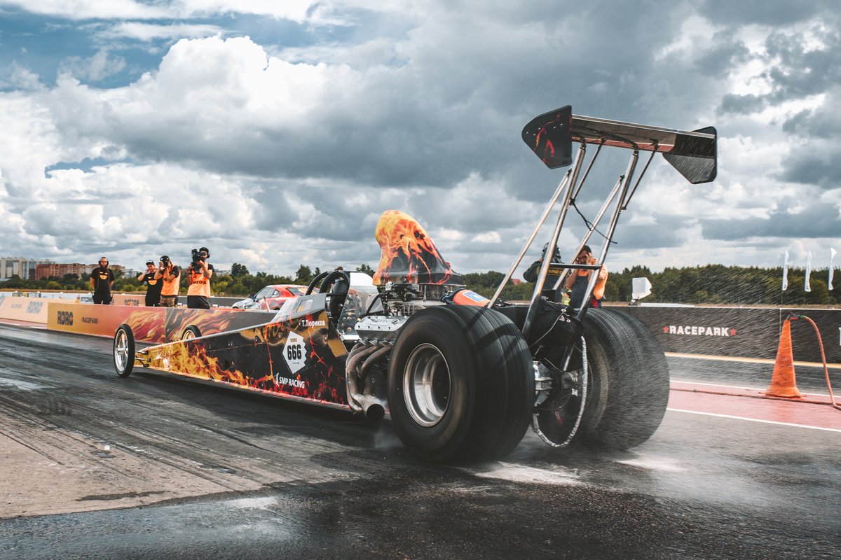 SMP_Racing's tweet photo. Второй этап Чемпионата России по дрэг-рейсингу SMP RDRC пройдет 8-9 августа 💨
Борьбу в четырех классах продолжат 45 пилотов из разных регионов России, которые уже принимали участие в первом этапе 👊🏻
➡ Подробнее: https://t.co/lRgJa4vOLH
#SMPRacing #RDRC #SMPRDRC https://t.co/XrRVGPlb3o