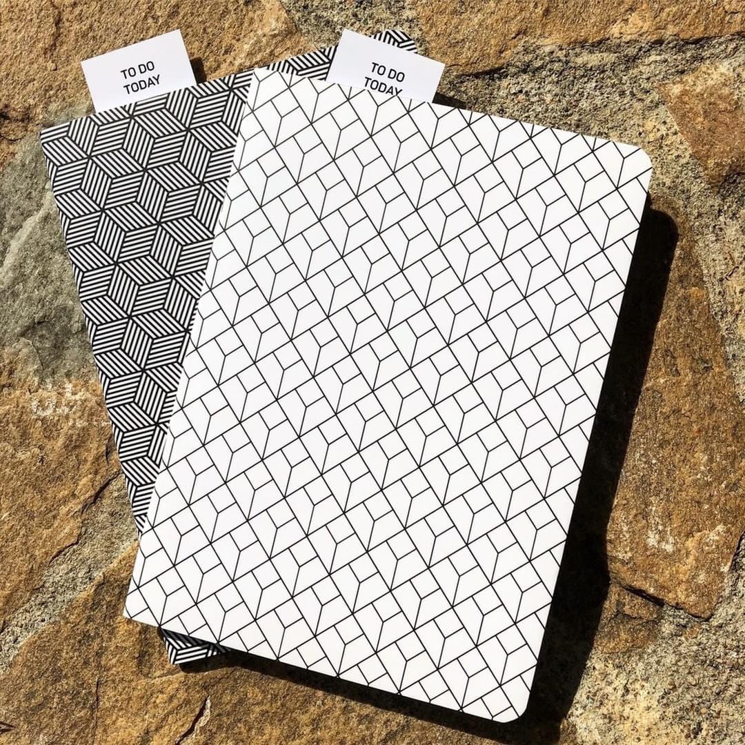 Escolofi's tweet photo. Geometry y Kubik, dos de nuestros cuadernos más geométricos, elegantes y sencillos de la linea Mosaic, para quienes saben apreciar la belleza de la geometría y las lineas rectas.
#geometry #kubik #mosaic #libretas #escolofi https://t.co/PZly7AlhcZ