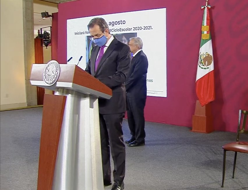 Carlos Loret de Mola tweet media