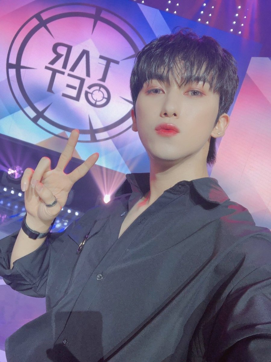 TARGET7_K's tweet image. #로이 워하~🙋‍♂️✨
이번 주의 시작은 다들 어떠셨나용 ㅎㅎ
요즘 비가 장난이 아닌데...
모두들 조심하셔야 합니다!!🥺
저는 얼마 전에 길에서 우산이 뒤집어져서 창피했어요..ㅋㅋㅋㅋ
이번 한 주 도 뽜이팅입니당~~💕

#타겟