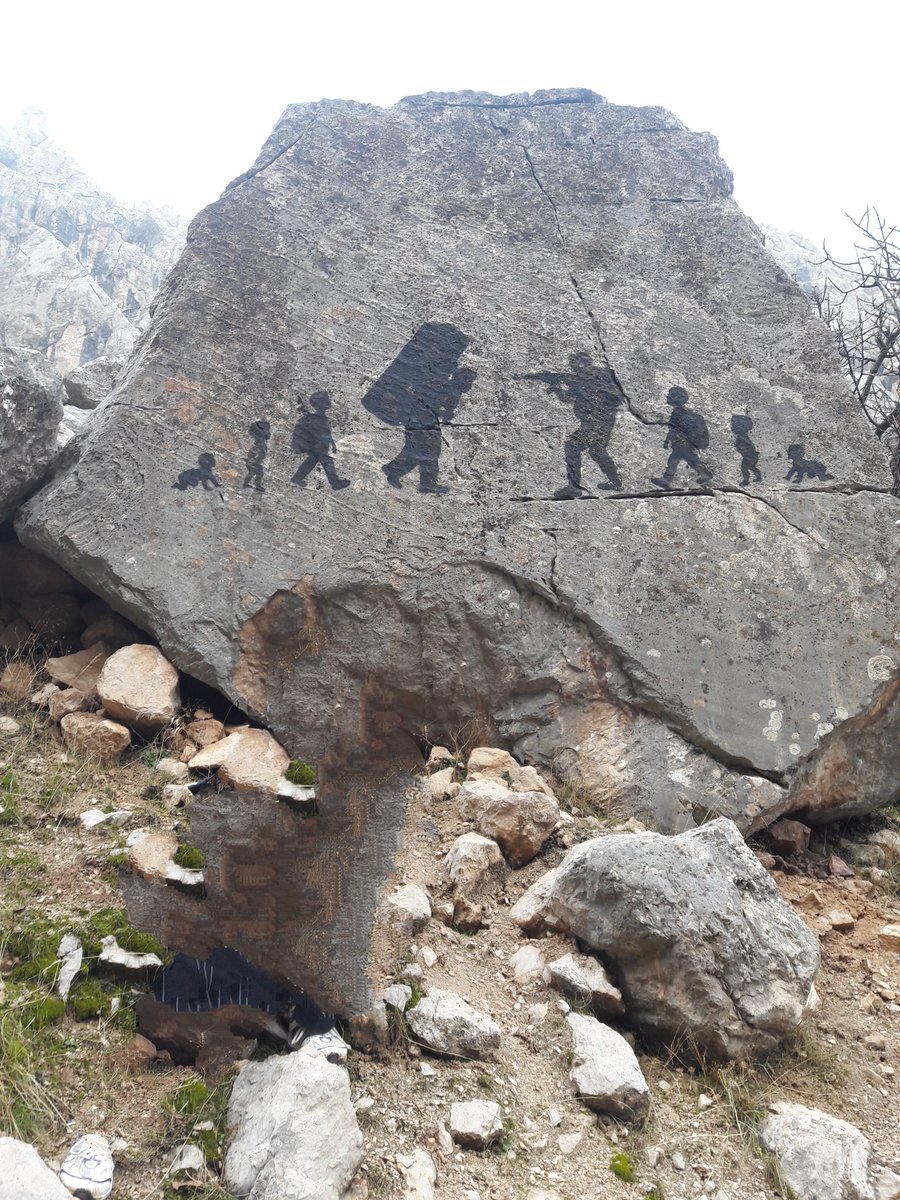 TaherMohammad14's tweet photo. کولبری یک اجبار هست نە انتخاب #کولبر نکشید
جان برای نان است #کولبر نکشید
 #کولبر_نکشید https://t.co/0W4rud4L0N