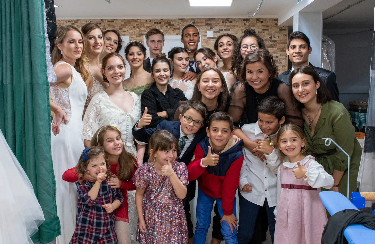 diana_therose's tweet photo. When staying together was normal 💛 Only beautiful memories now.
#QueenHouse #backstage #fashionshow #fashionmodels #noivas #models #modeling #bridalmodels #bridal #DianaRosa #portuguesemodels #beautifulpeople #happy #beauty #elegance #openingday https://t.co/UvwJROrIbK