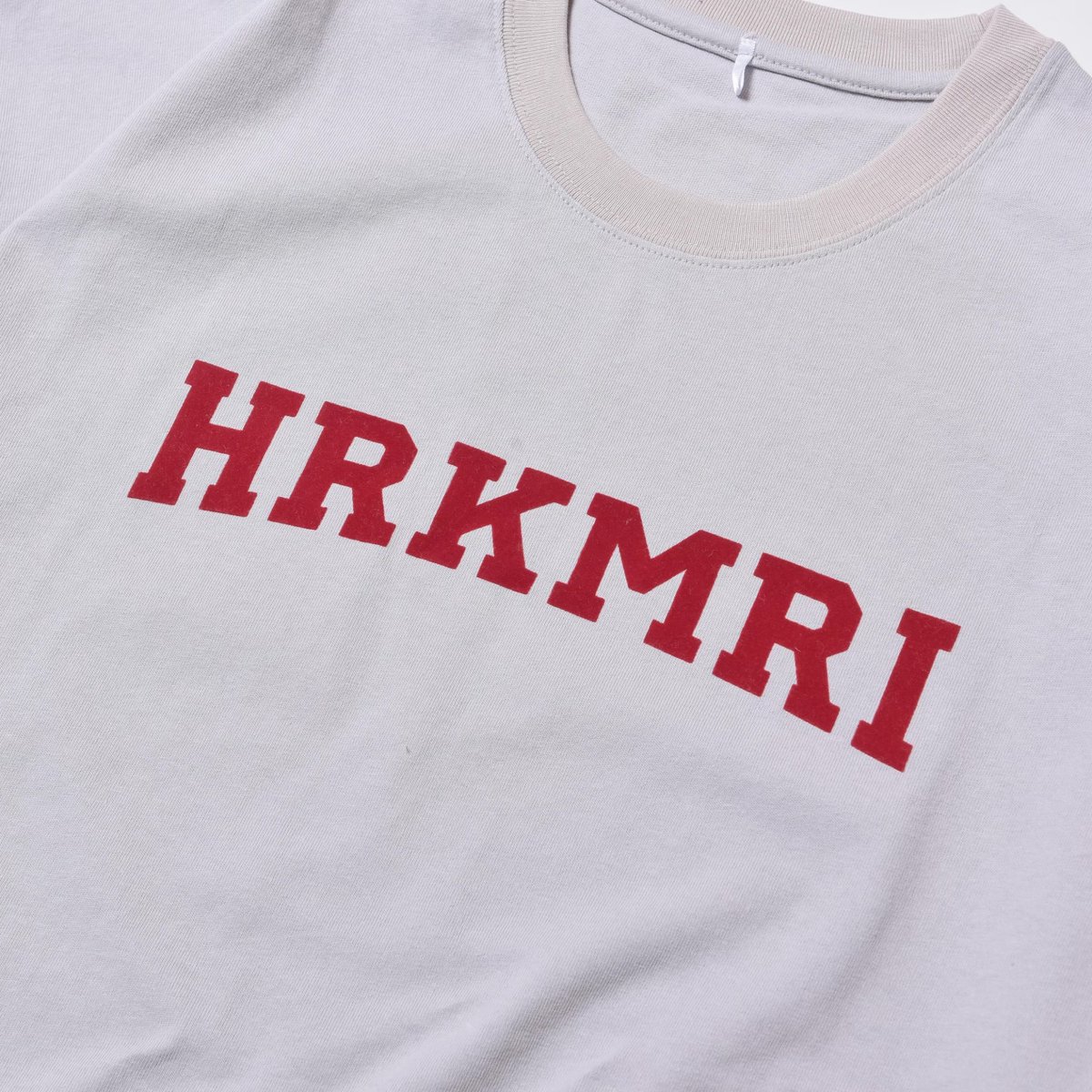 MERCH ONLINE SHOP】 Tシャツはもちろん、 小物アイテムやバスタオル