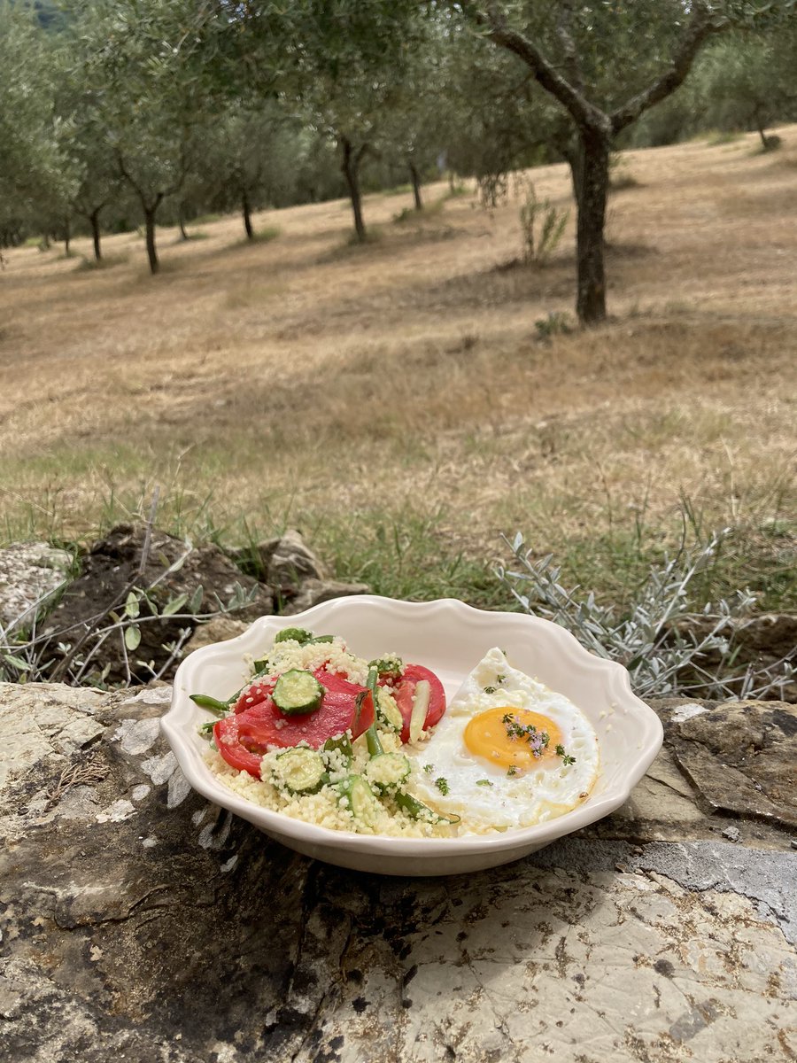 PaulEtSonMonde's tweet photo. Si je mets #DailyPasta je me prends une énorme shitstorm Maghreb United 🤝 Italia mais la vérité c’est que pasta 🤝 couscous soyons réalistes ... https://t.co/E62xyarrcD
