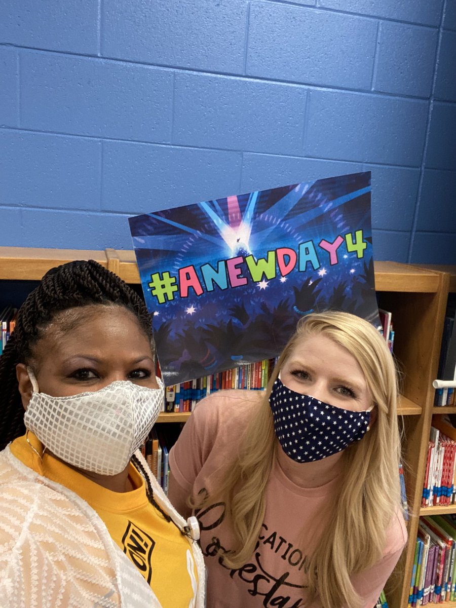 KeglerLisa's tweet photo. So much learning going on at Rock Springs Elementary! #anewday #moduleone #readerstoleaders @RSELions @AnnHaley_RCS https://t.co/NqdDVnzQv4