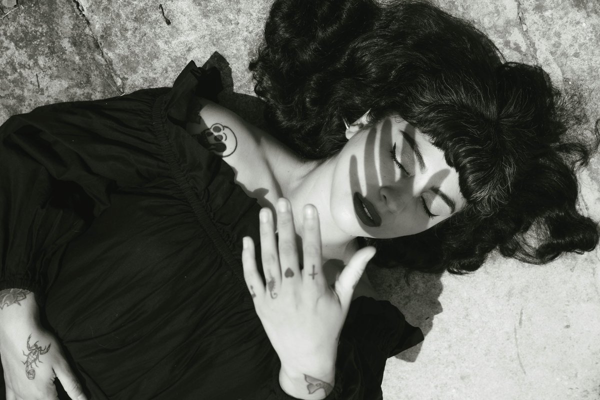 lorewitch28's tweet photo. Ya no aguanto esta angustia llamada "quiero escuchar el nuevo disco de @monlaferte " 😭 https://t.co/exuPFGxuoL