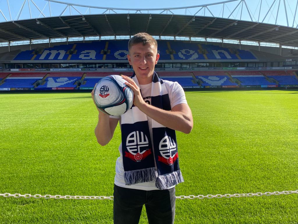 AdamDiver2's tweet photo. Well done to my little nephew @BillyCrellin1 who signed for Bolton @OfficialBWFC today.A great lad who will be fantastic for the club.The last time i was in Bolton was for the @IRONMANtri 🇬🇧🤮Great place and great memories ♥️Enjoy and work hard.
@HealthierFltwd @fleetwoodbeach https://t.co/7a1Dofr2cf