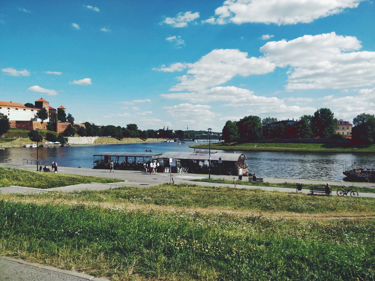 louisebanks_eu's tweet photo. Krakรณw / Good to be back ๐ #imnotback #Poland https://t.co/Xn46iTYw3j