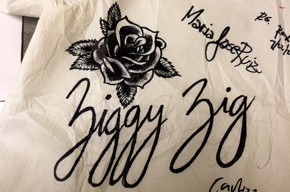 Ziiggyziig's tweet photo. My artwork on my coworkers jacket. Planning to add more! ☺️
#ZiggyZig🌹 https://t.co/nJcIje2IxT