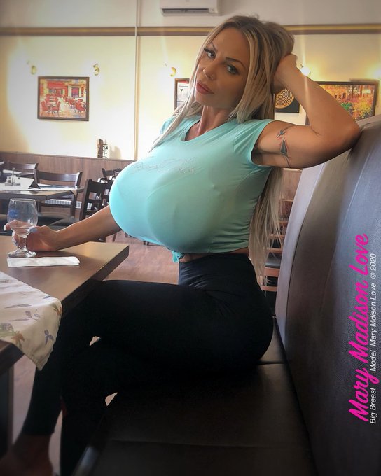 🌸G🏀🏀d evening ♥️♥️♥️ #marymadisonlove https://t.co/B9cS1ekkHq